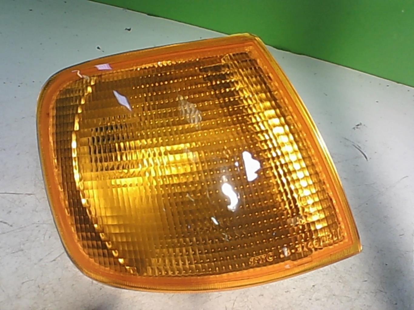 Optique avant secondaire droit (feux)(clignotant) FORD SIERRA  - 1