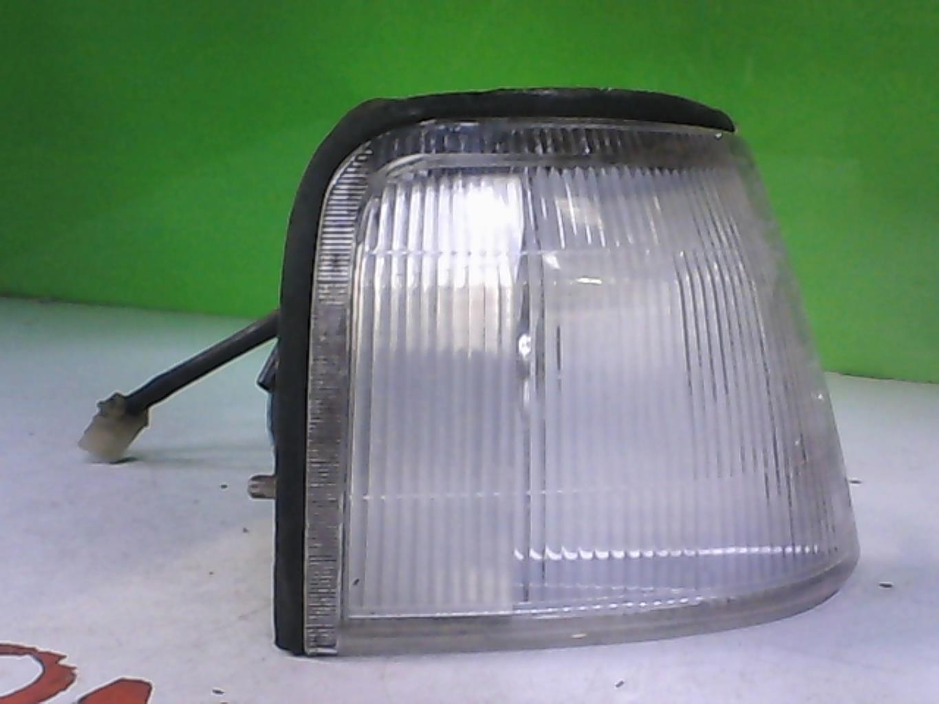 Optique avant secondaire droit (feux)(clignotant) AUDI 80 1  - 1