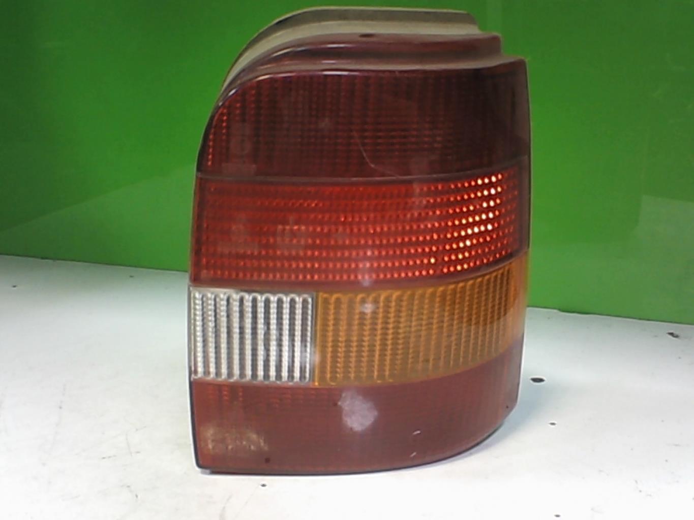 Feu arriere secondaire droit (feux) FORD SIERRA PHASE 2 Essence - 1
