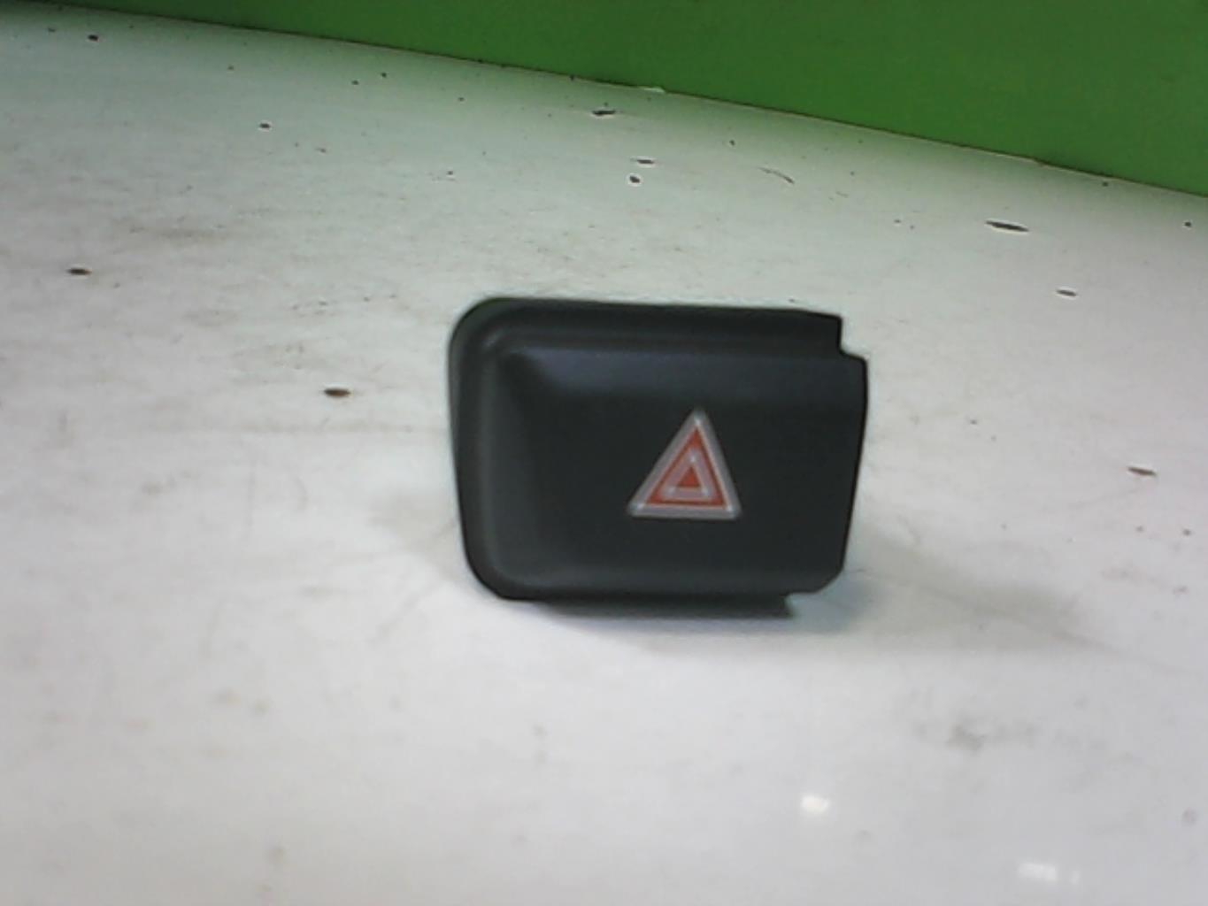 Bouton de warning PEUGEOT 208 1 PHASE 1 Diesel - 1