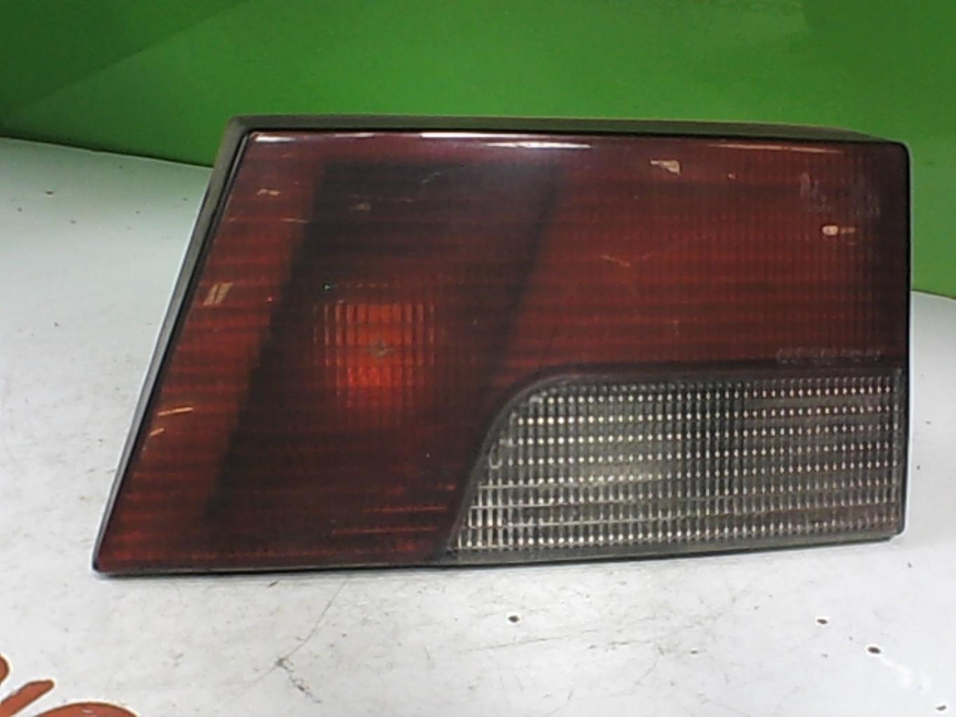 Feu arriere secondaire droit (feux) PEUGEOT 405  - 1