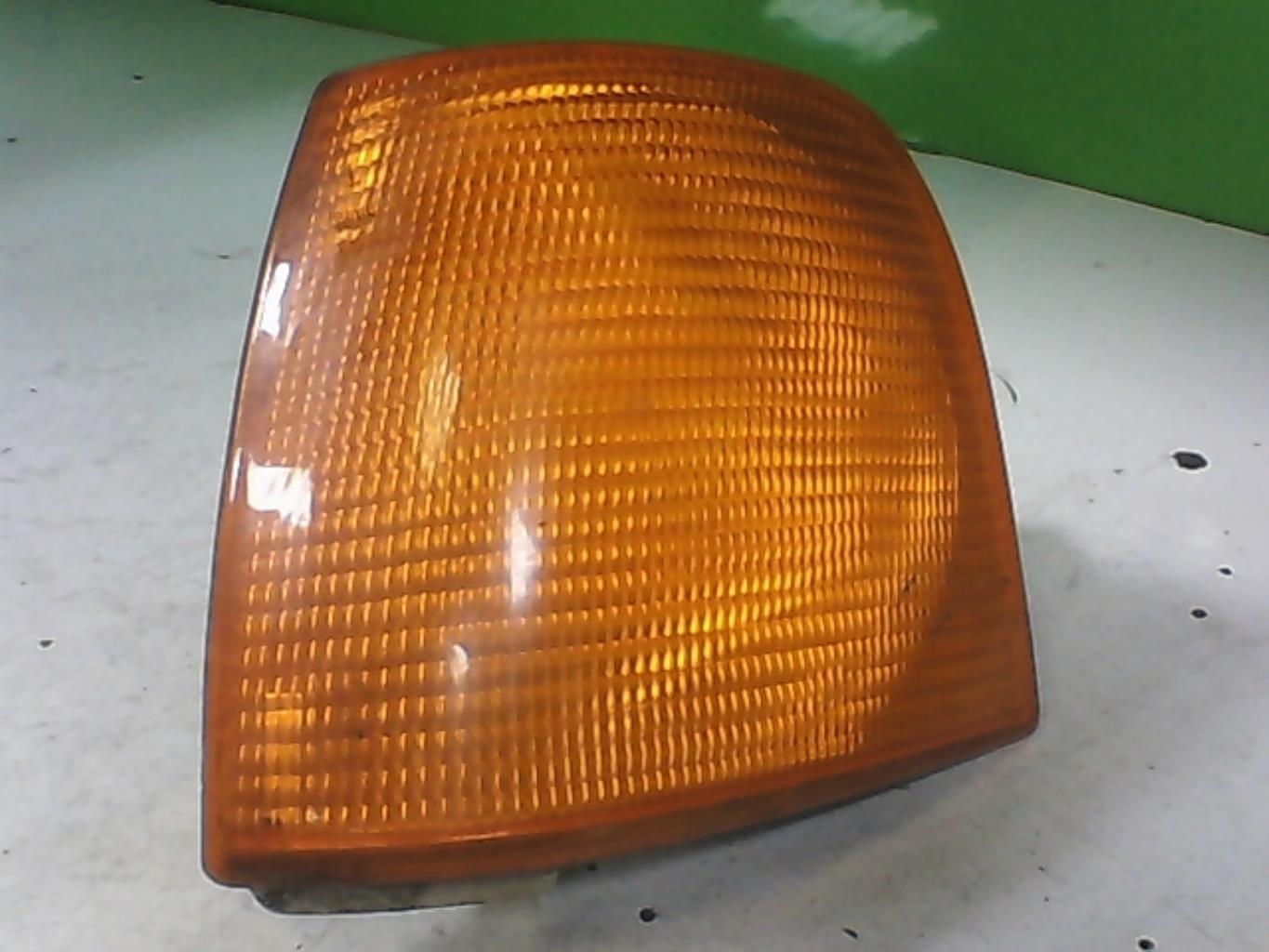 Optique avant secondaire gauche (feux)(clignotant) AUDI A6 1 Diesel - 1