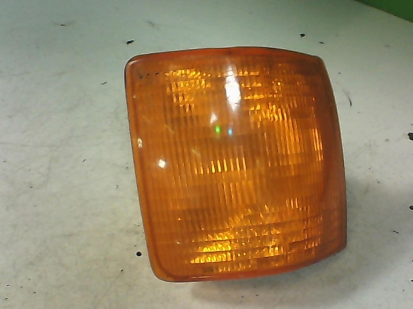 Optique avant secondaire gauche (feux)(clignotant) AUDI 80 1 PHASE 2 Diesel - 1