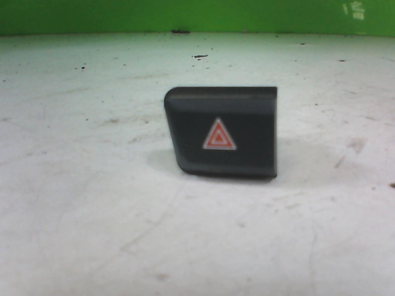 Bouton de warning PEUGEOT 208 1 PHASE 1 Diesel - 1