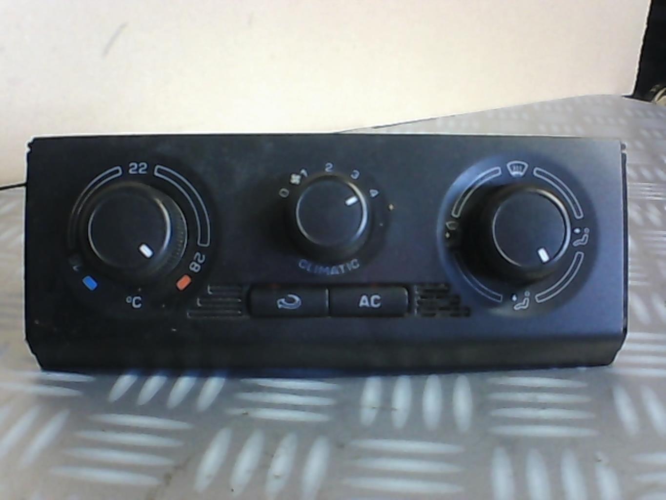 Commande chauffage SKODA FABIA 2 PHASE 1 Essence - 1