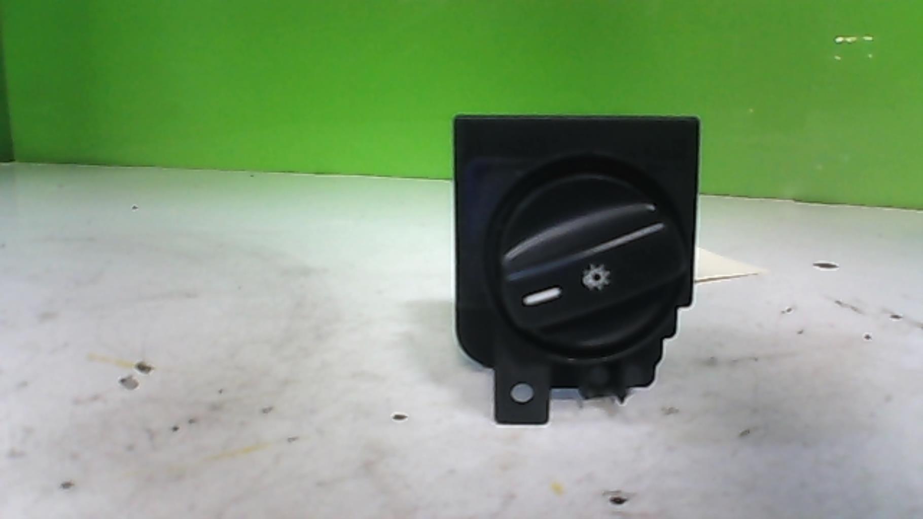 Commande de phare MERCEDES CLASSE A 169 PHASE 1 Essence - 1