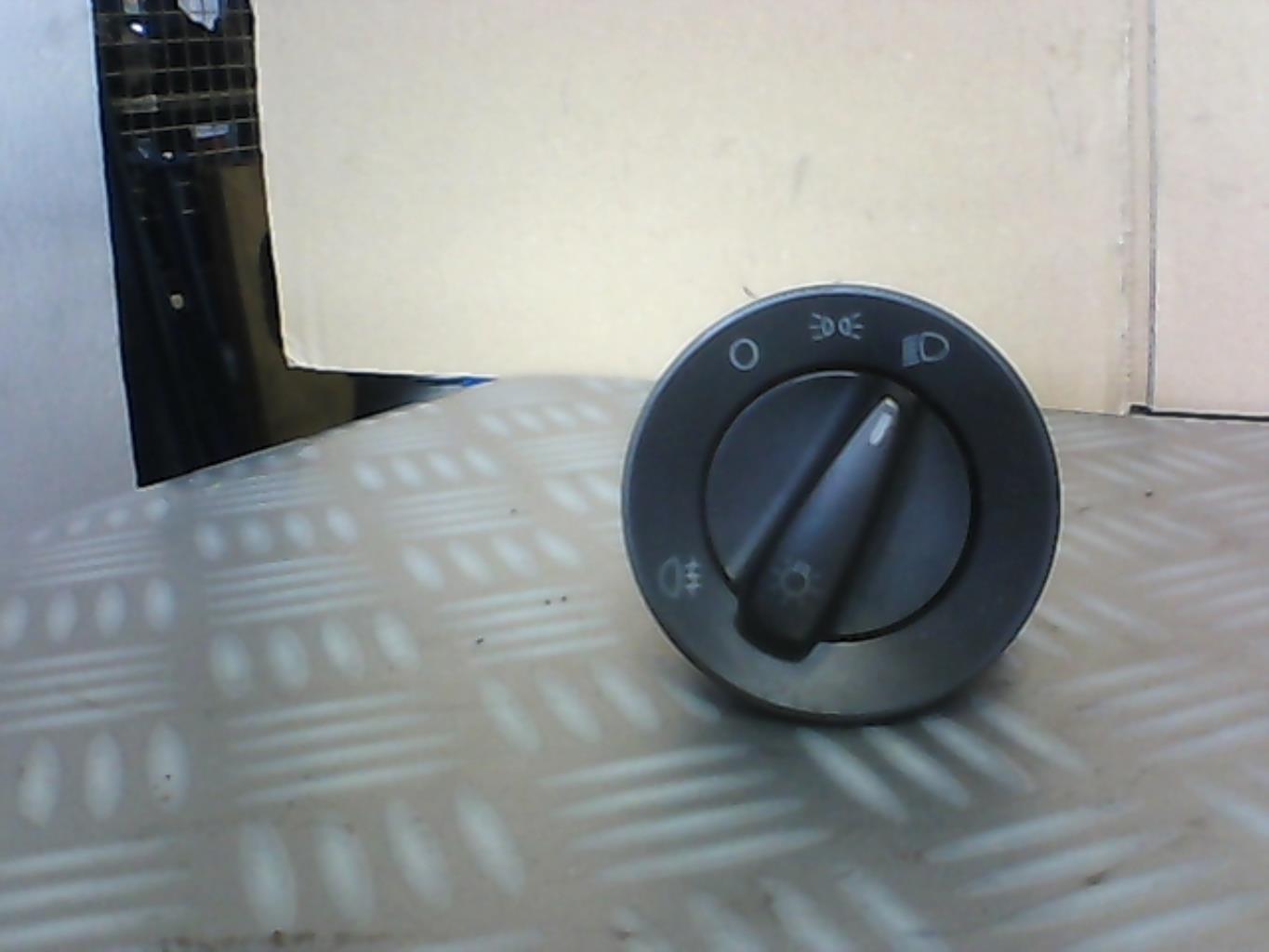 Commande de phare SKODA FABIA 2 PHASE 1 Essence - 1
