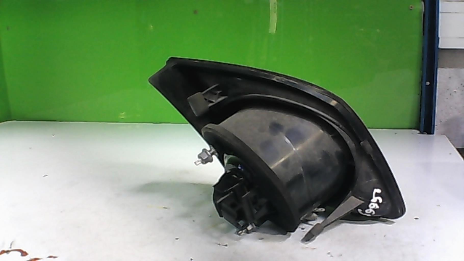 Feu arriere secondaire droit (feux) VOLKSWAGEN GOLF PLUS PHASE 1 Diesel - 1