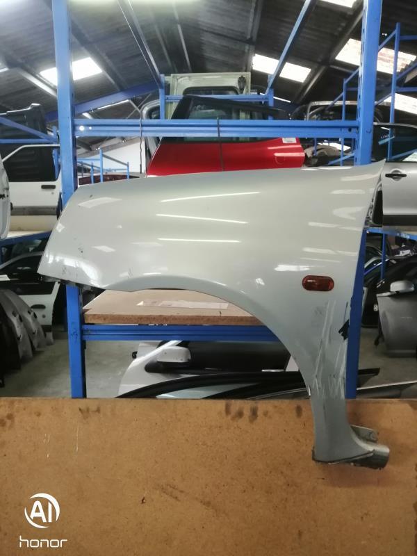 Aile avant gauche RENAULT CLIO 2 PHASE 1 Diesel - 1