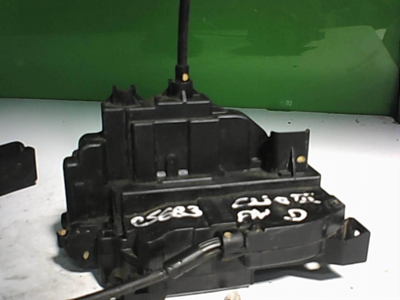 Serrure avant droit RENAULT CLIO 3 PHASE 1 Diesel - 1