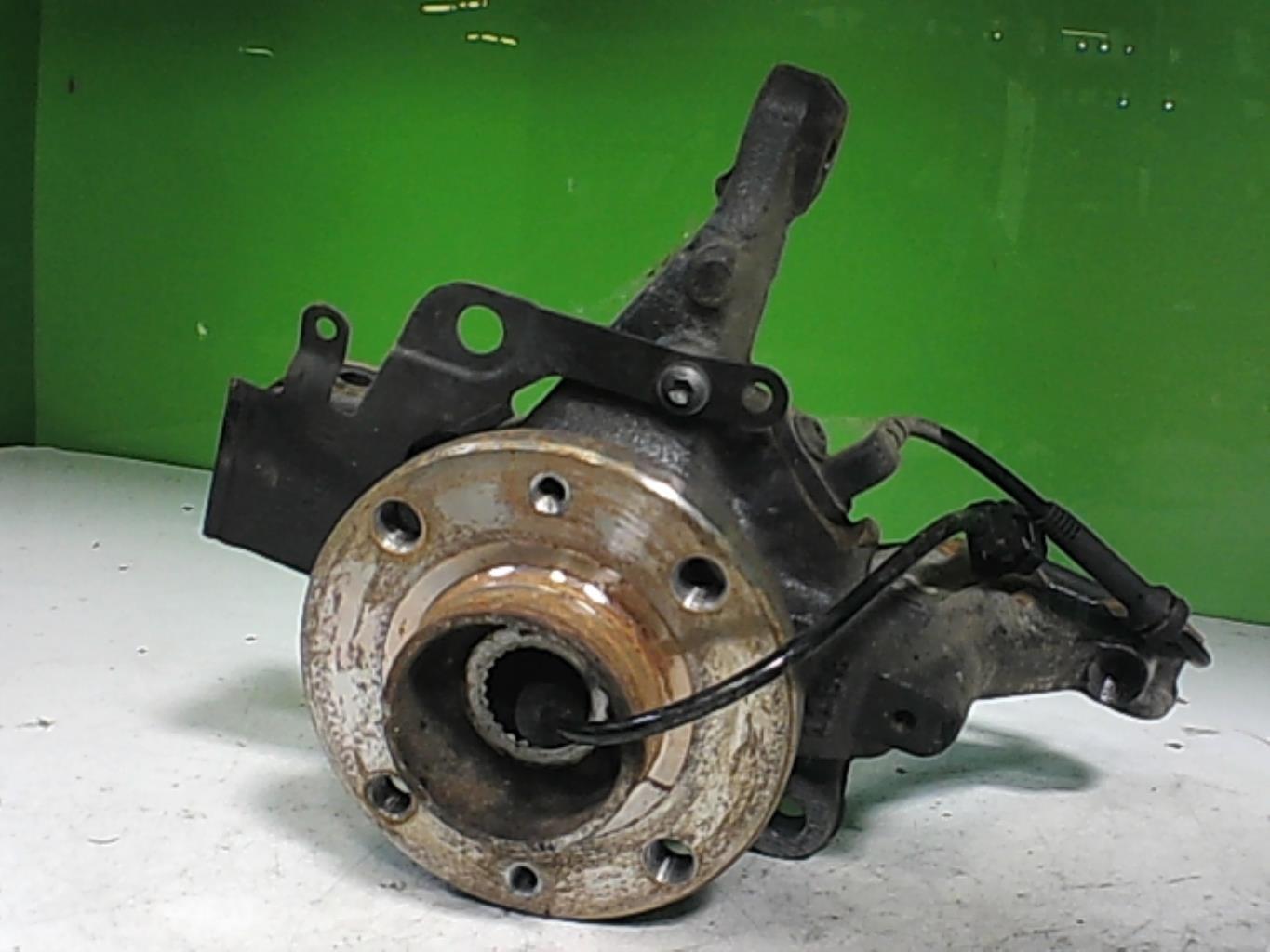 Moyeu avant gauche RENAULT CLIO 4 PHASE 2 Diesel - 1