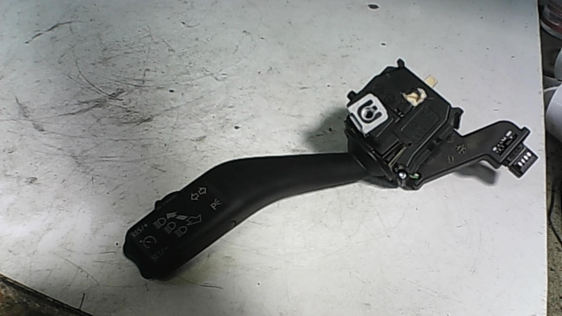 Commodo phare VOLKSWAGEN GOLF 6 Diesel - 1