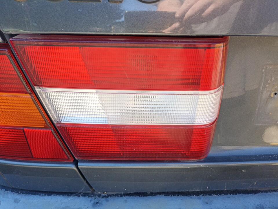 Feu arriere secondaire gauche (feux) VOLVO 940 Essence - 1