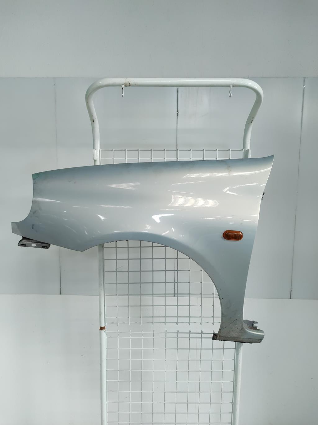 Aile avant gauche RENAULT CLIO 2 PHASE 1 Essence - 1