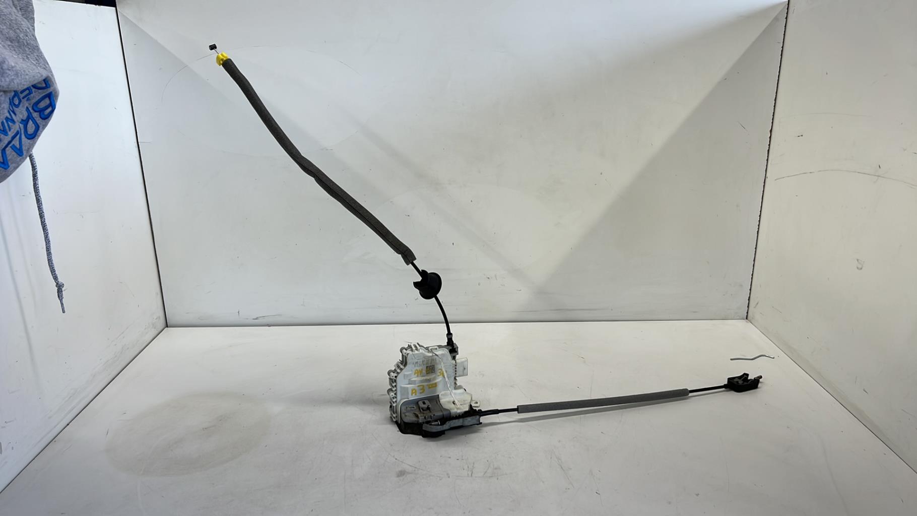 Serrure avant droit AUDI A3 3 PHASE 2 Diesel - 1