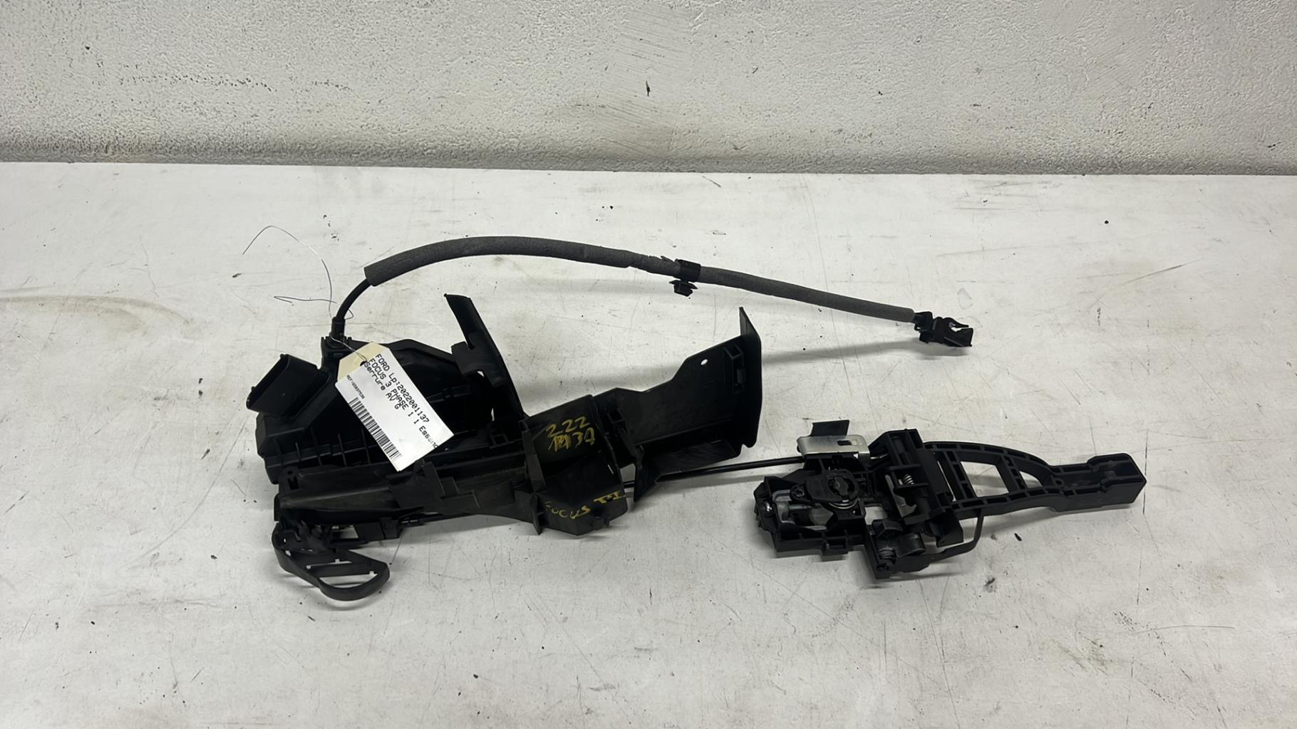 Serrure avant gauche FORD FOCUS 3 PHASE 1 Essence - 1