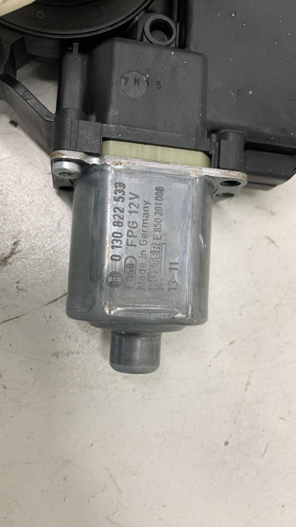 Alzacristalli elettrico posteriore destro VOLKSWAGEN POLO 5 PHASE 1 Gasolina - 1