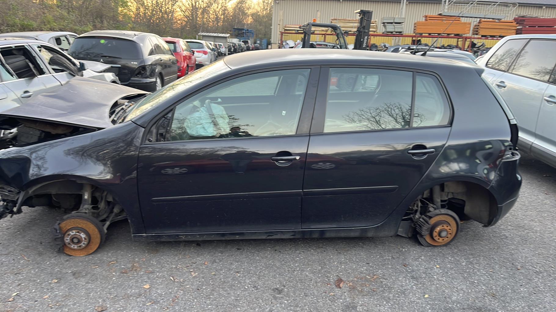 Pinza freni posteriore destra VOLKSWAGEN GOLF 5 Diésel - 1