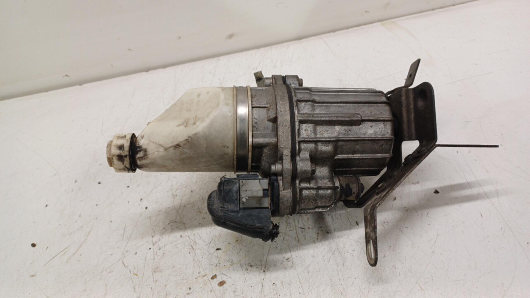 Pompe de direction OPEL ASTRA H GTC PHASE 1 Diesel - 1