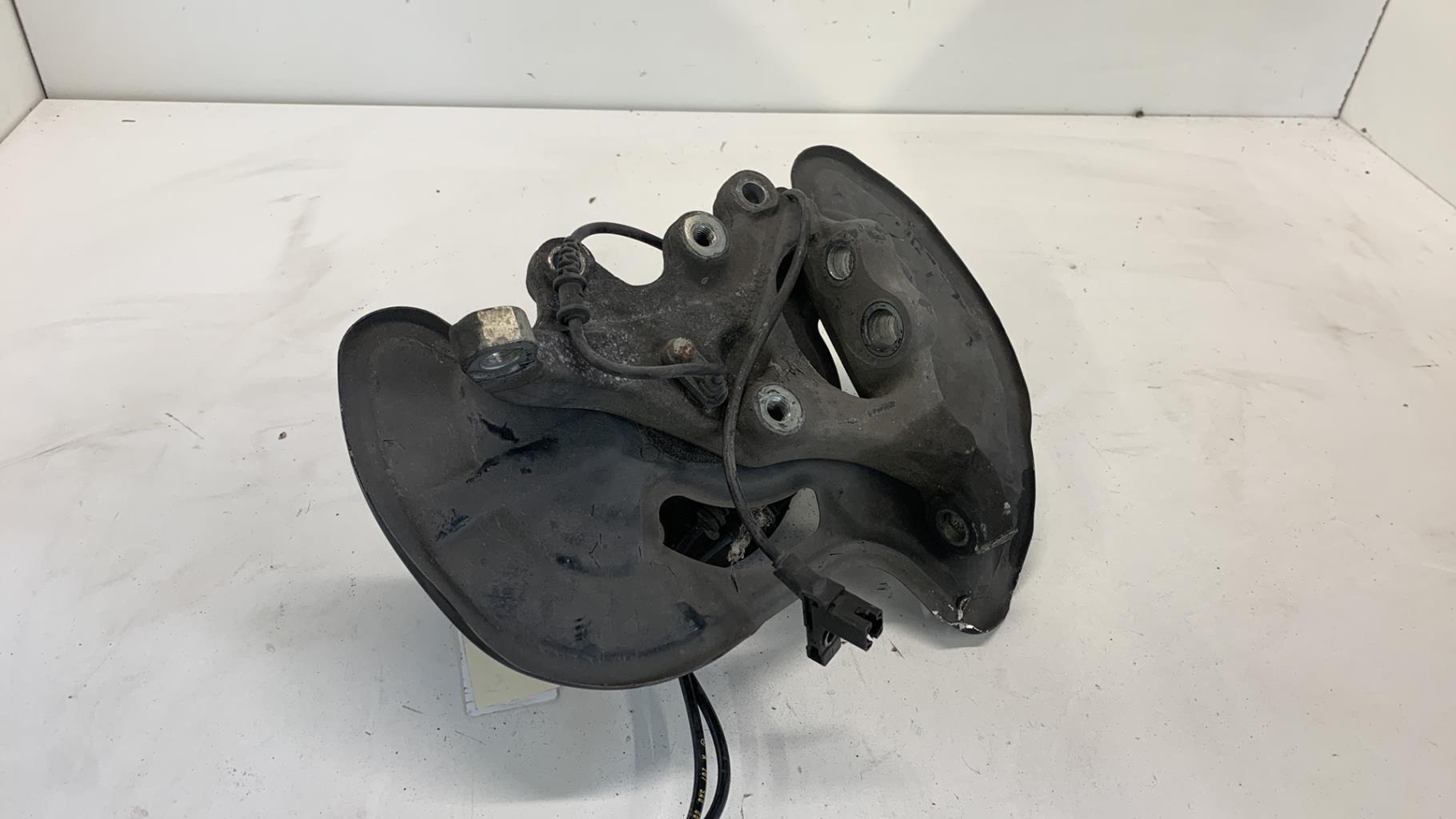 Fusee avant droit MERCEDES CLASSE E 207 PHASE 1 COUPE Diesel - 1