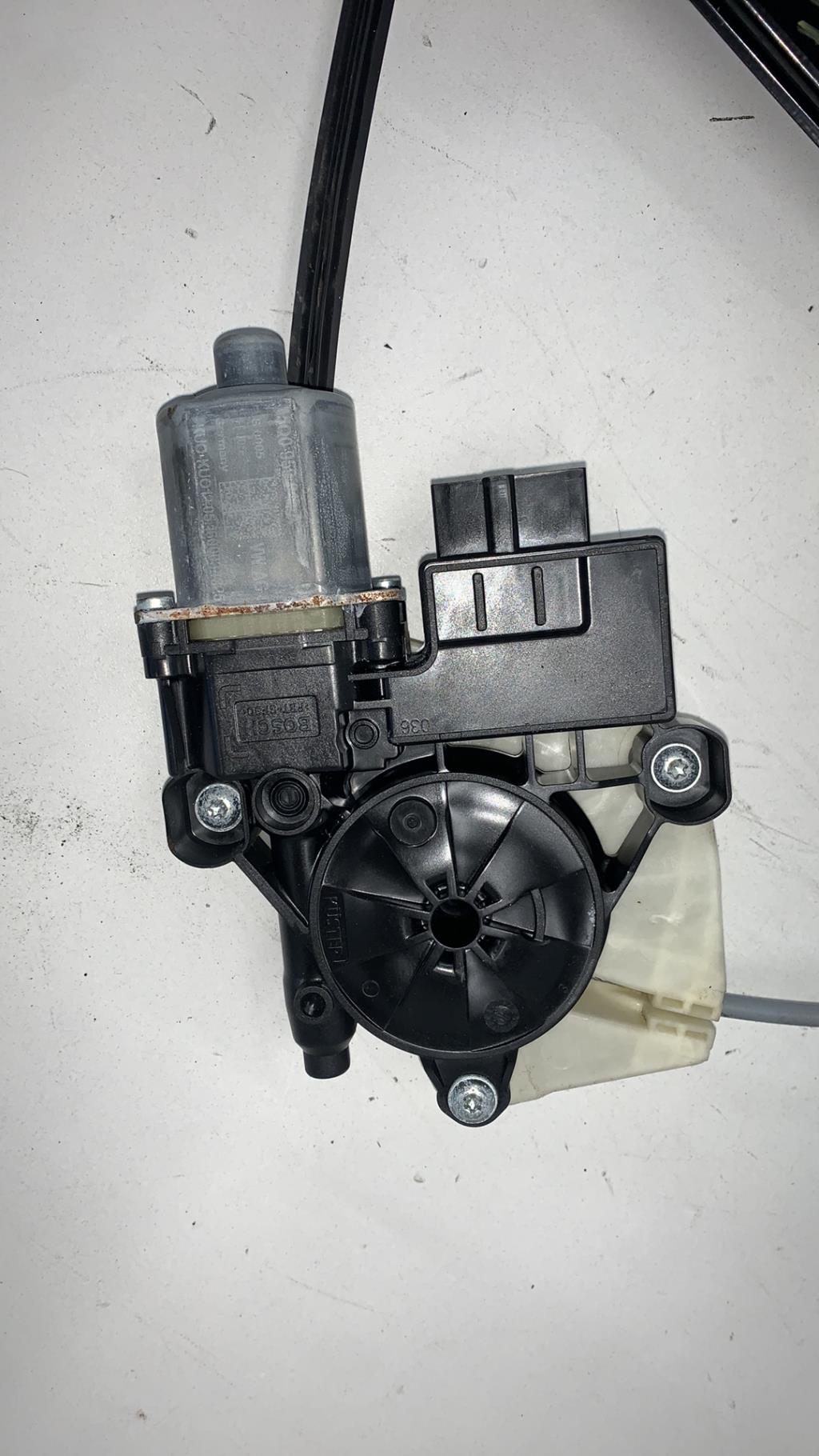 Alzacristalli elettrico posteriore destro SEAT LEON 3 ST PHASE 1 BREAK Diésel - 1