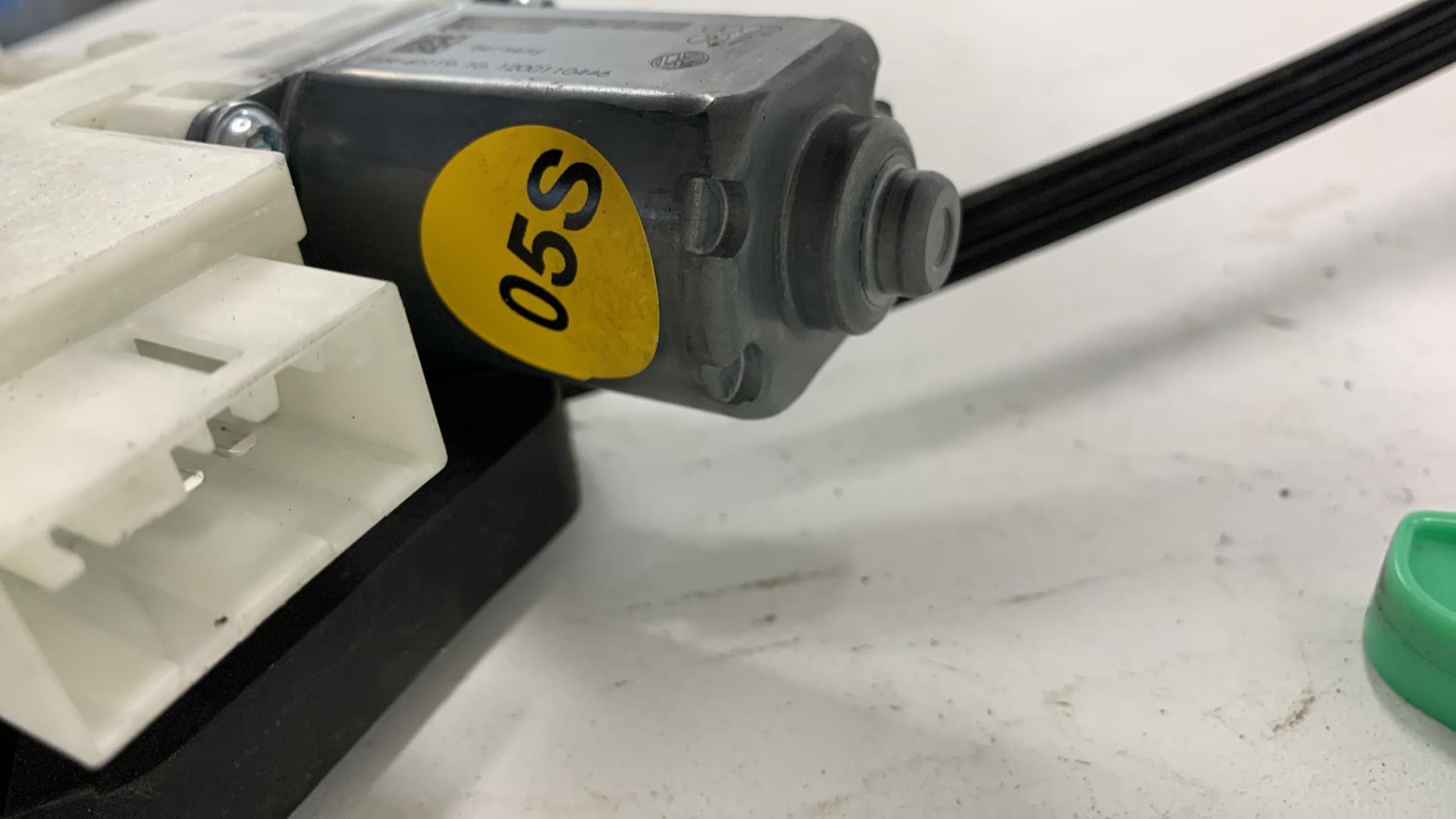 Alzacristalli elettrico posteriore destro VOLKSWAGEN GOLF 7 PHASE 1 Gasolina - 1