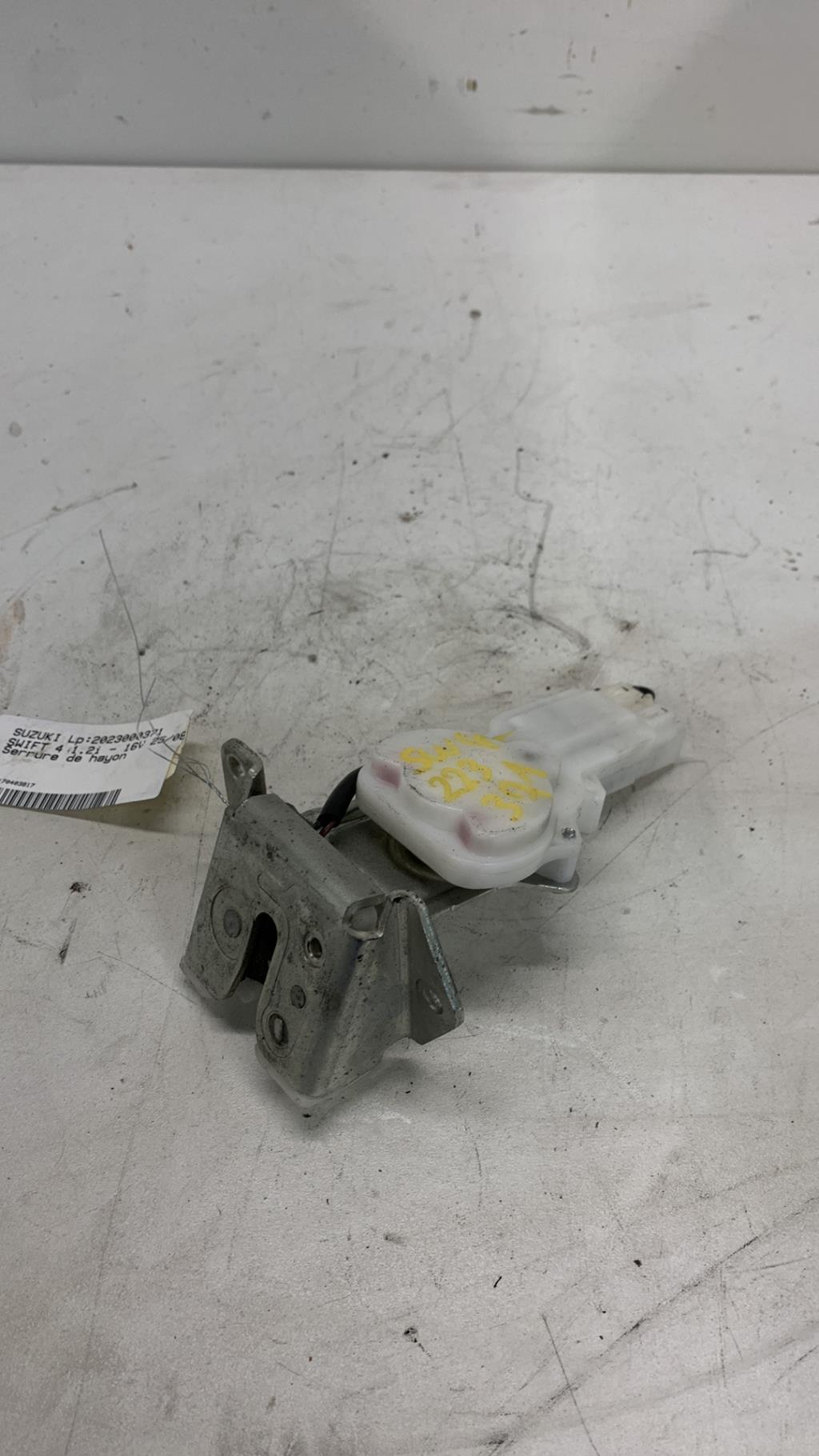 Serrure de hayon SUZUKI SWIFT 4 Essence - 1