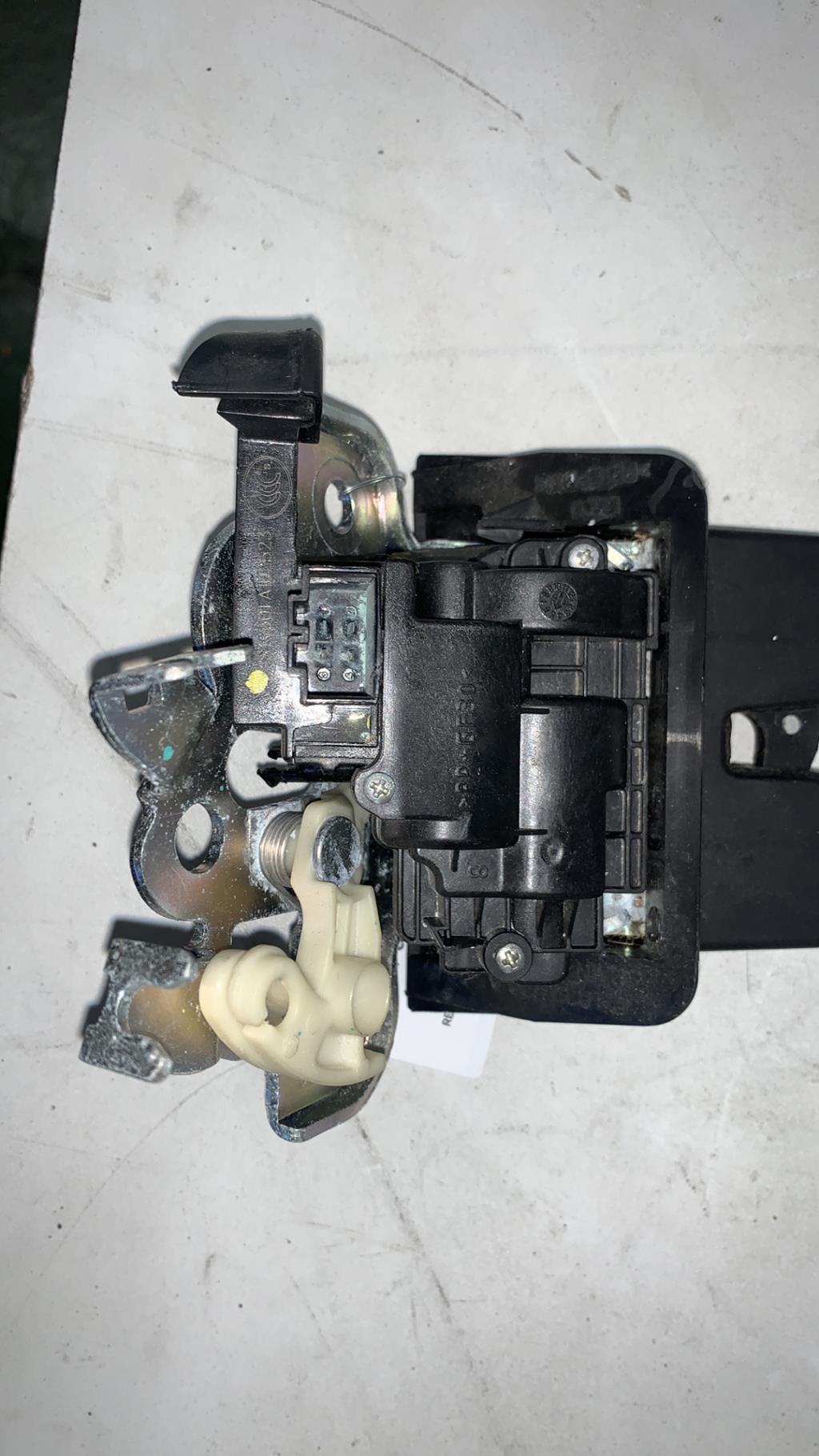 Serrure de hayon SEAT LEON 3 ST PHASE 1 BREAK Diesel - 1