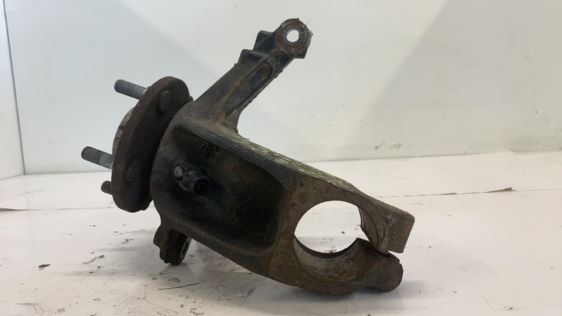 Fusee avant droit FORD FOCUS 2 PHASE 1 Diesel - 1