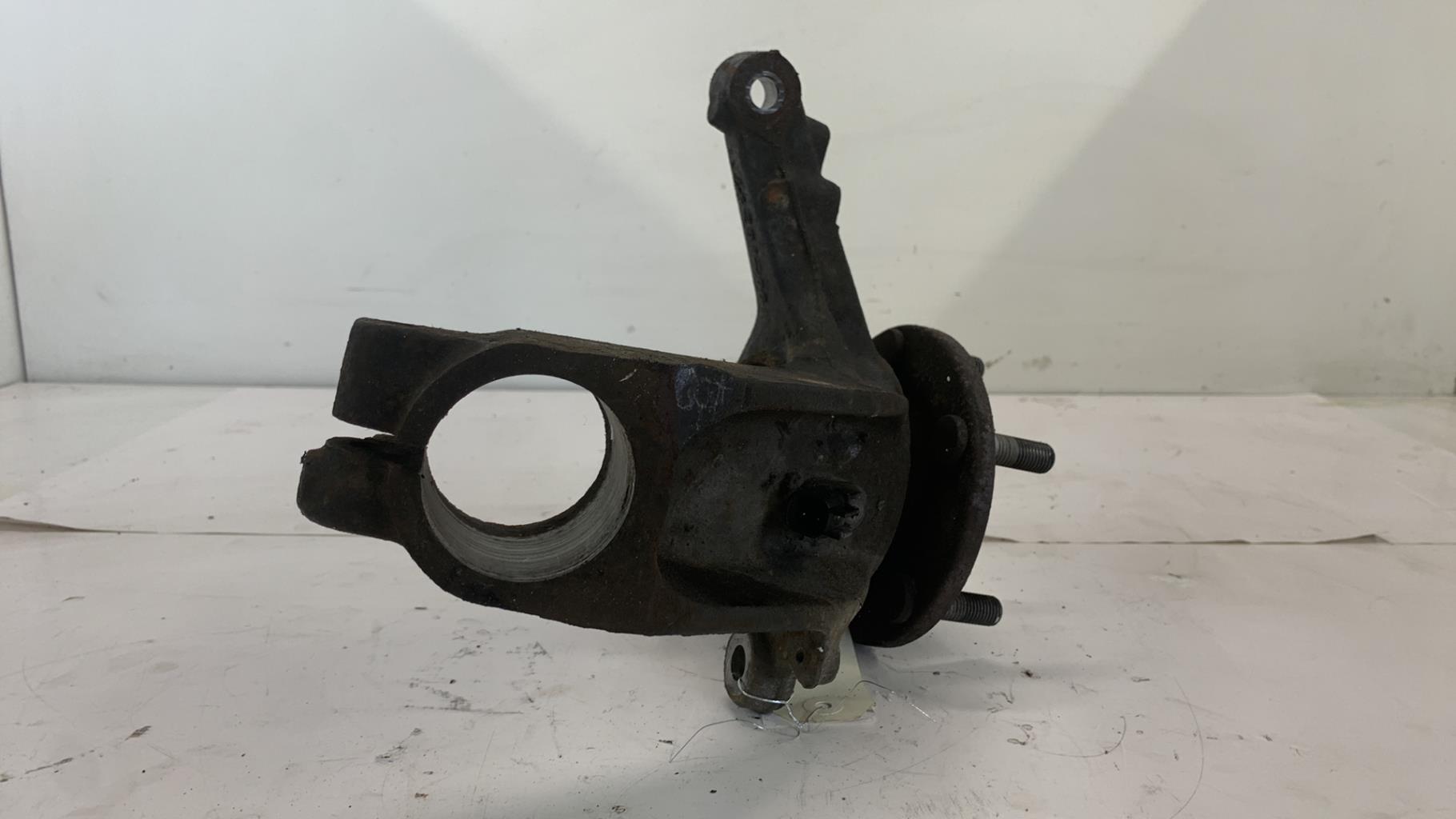 Fusee avant gauche FORD FOCUS 2 PHASE 1 Diesel - 1