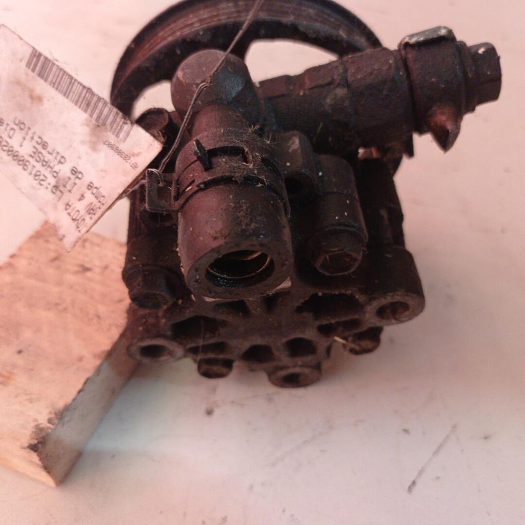 Pompe de direction TOYOTA RAV4 2 PHASE 1 Diesel - 1