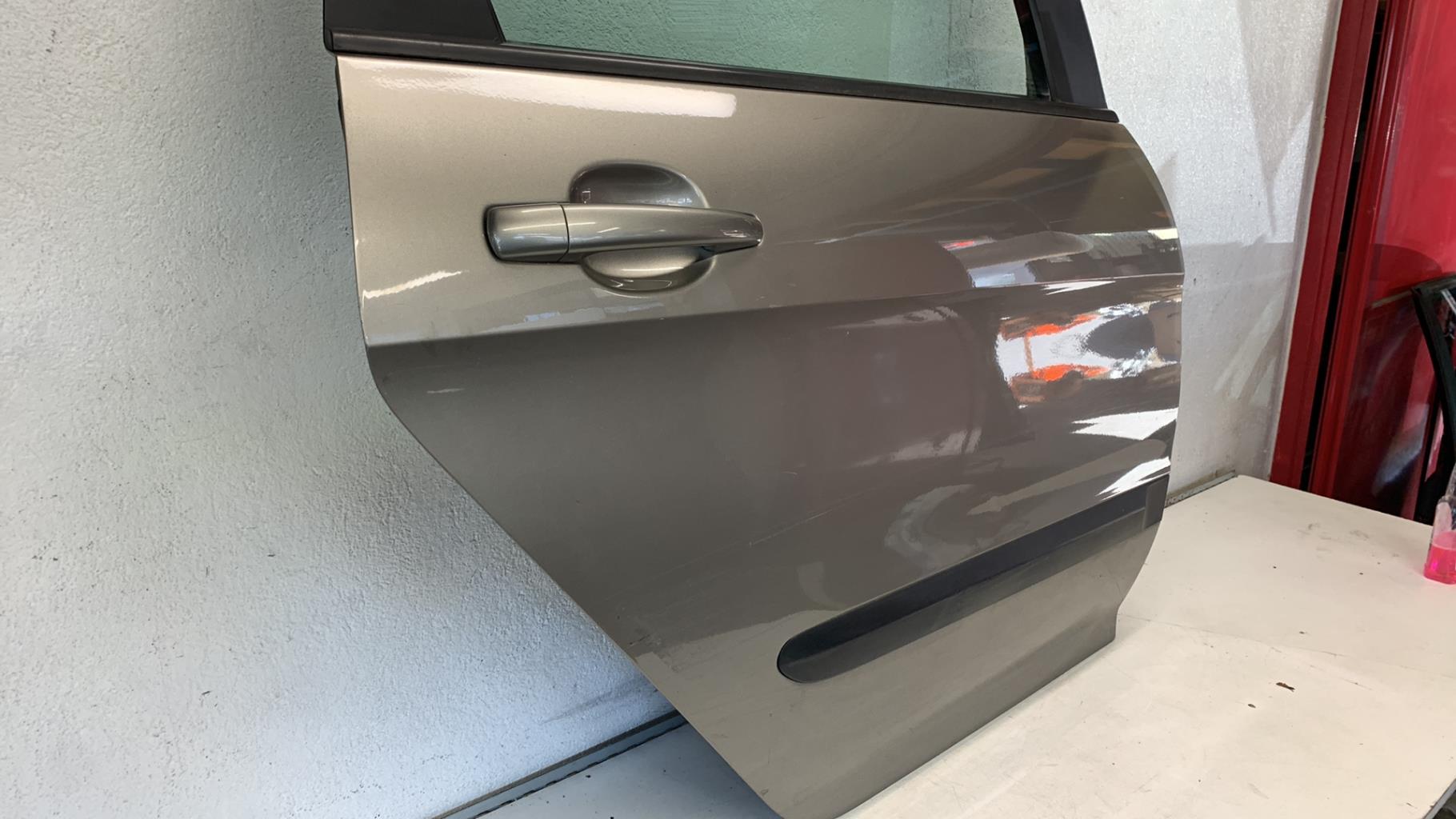 Portiera posteriore destra PEUGEOT 308 1 SW PHASE 1 BREAK Diésel - 1