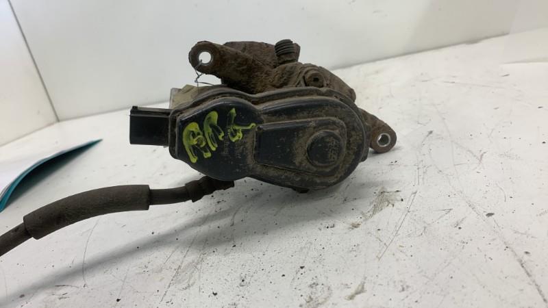 Etrier arriere gauche (freinage) AUDI A4 3 PHASE 1 Diesel - 1