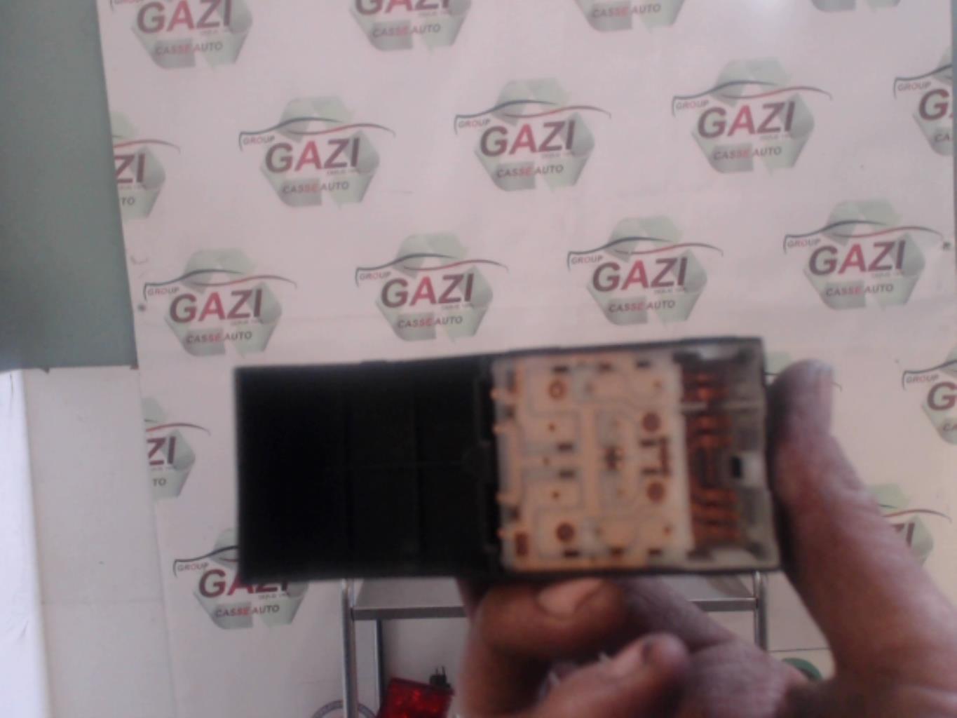 Bouton/Interrupteur NISSAN MICRA 3 PHASE 1 Essence - 1