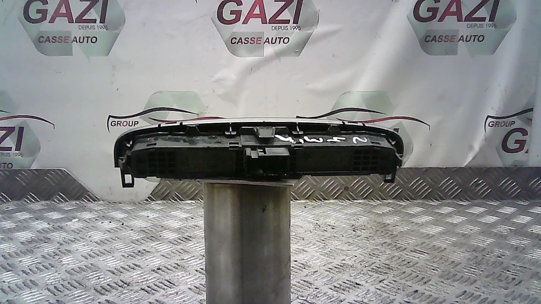 Bouton de warning PEUGEOT 308 1 PHASE 1 Diesel - 1