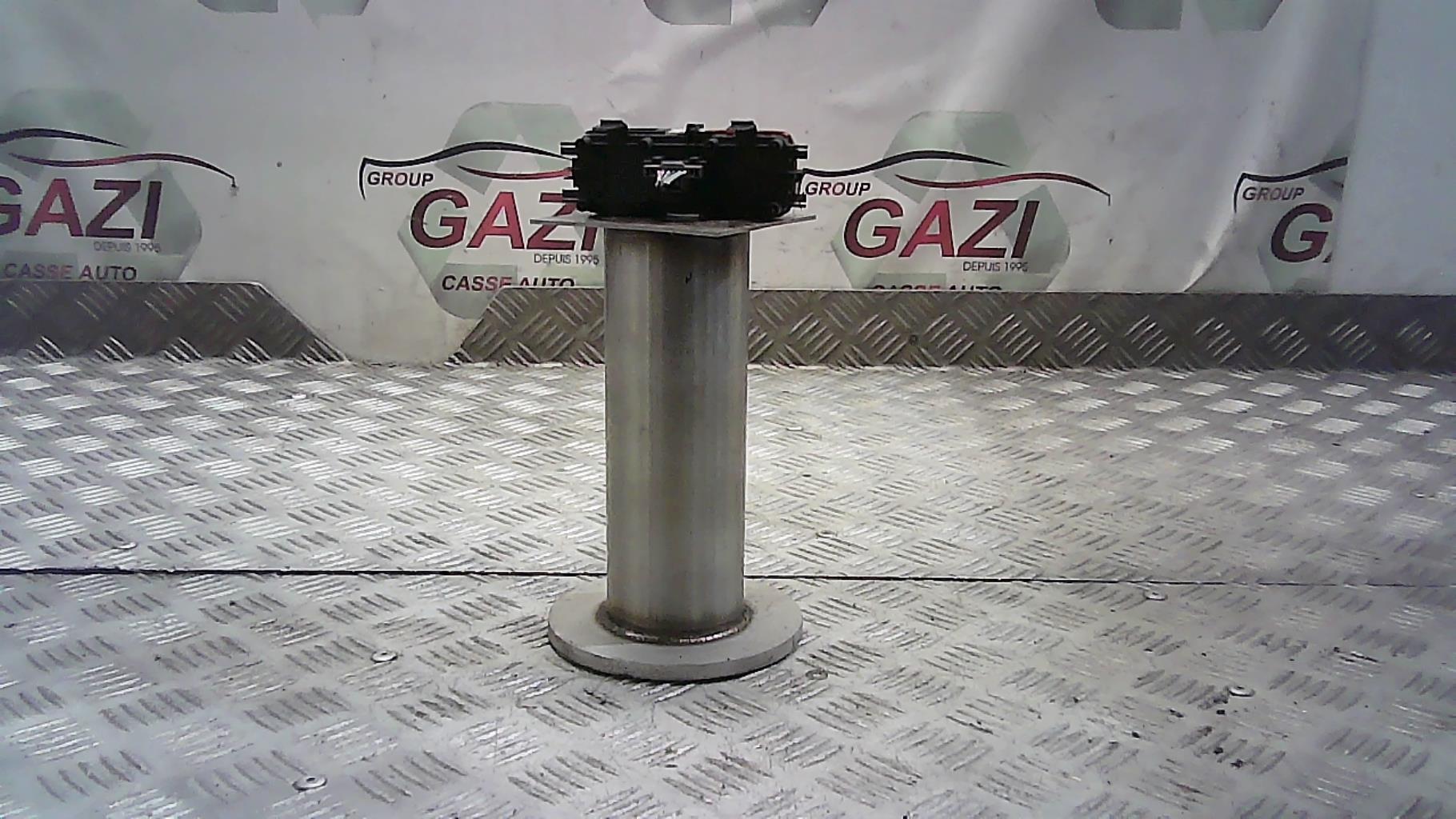 Bouton de warning RENAULT SCENIC 2 PHASE 1 Diesel - 1
