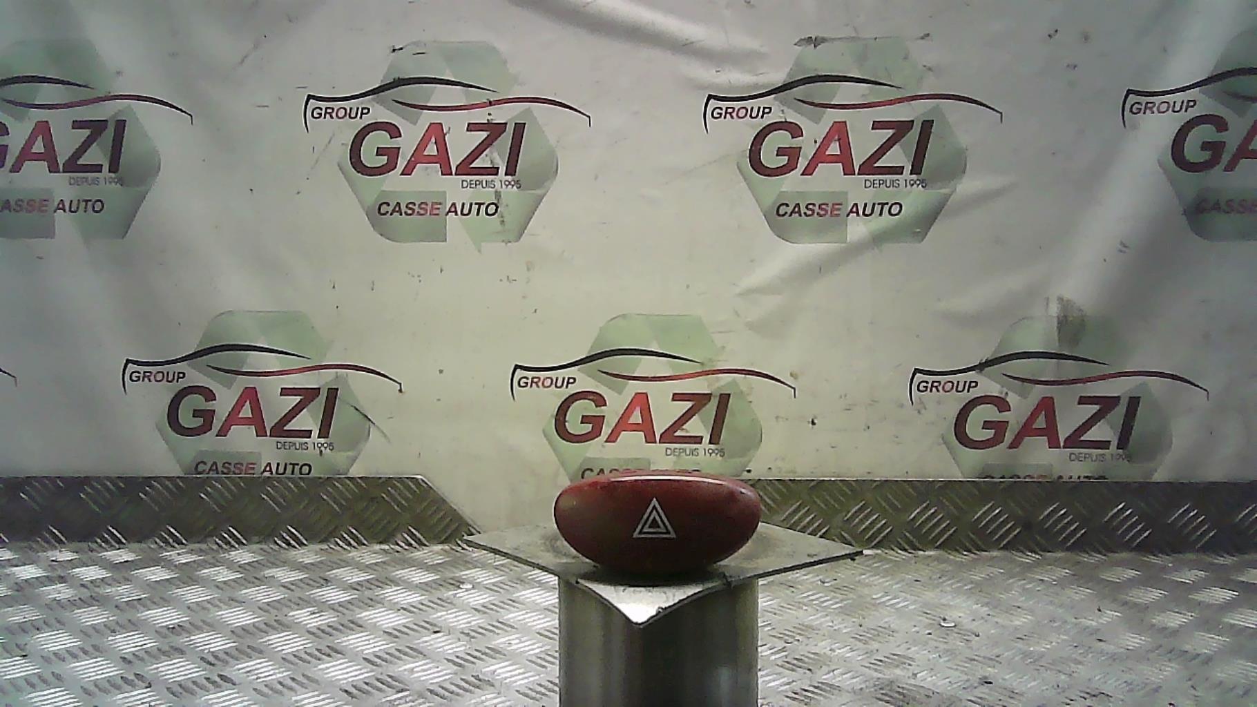 Bouton de warning PEUGEOT 206 PHASE 1 Essence - 1