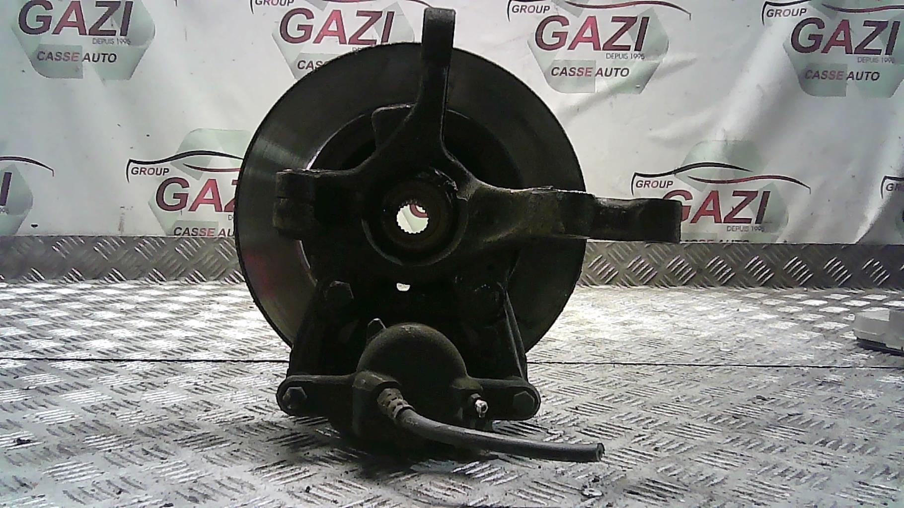 Moyeu avant gauche RENAULT CLIO 3 PHASE 1 Essence - 1
