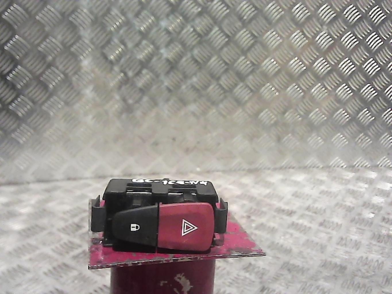 Bouton de warning RENAULT MEGANE 3 PHASE 1 Diesel - 1