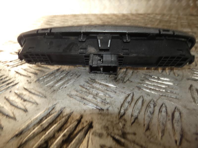 Bouton de warning PEUGEOT 308 1 PHASE 1 Diesel - 1