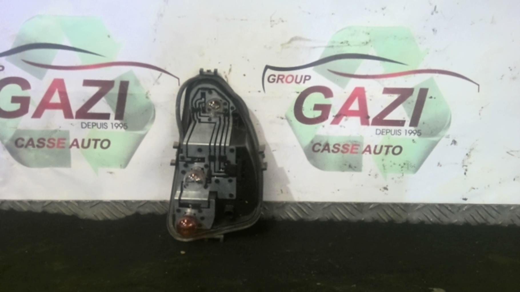 Platine feu arriere droit RENAULT CLIO 3 PHASE 1 Diesel - 1