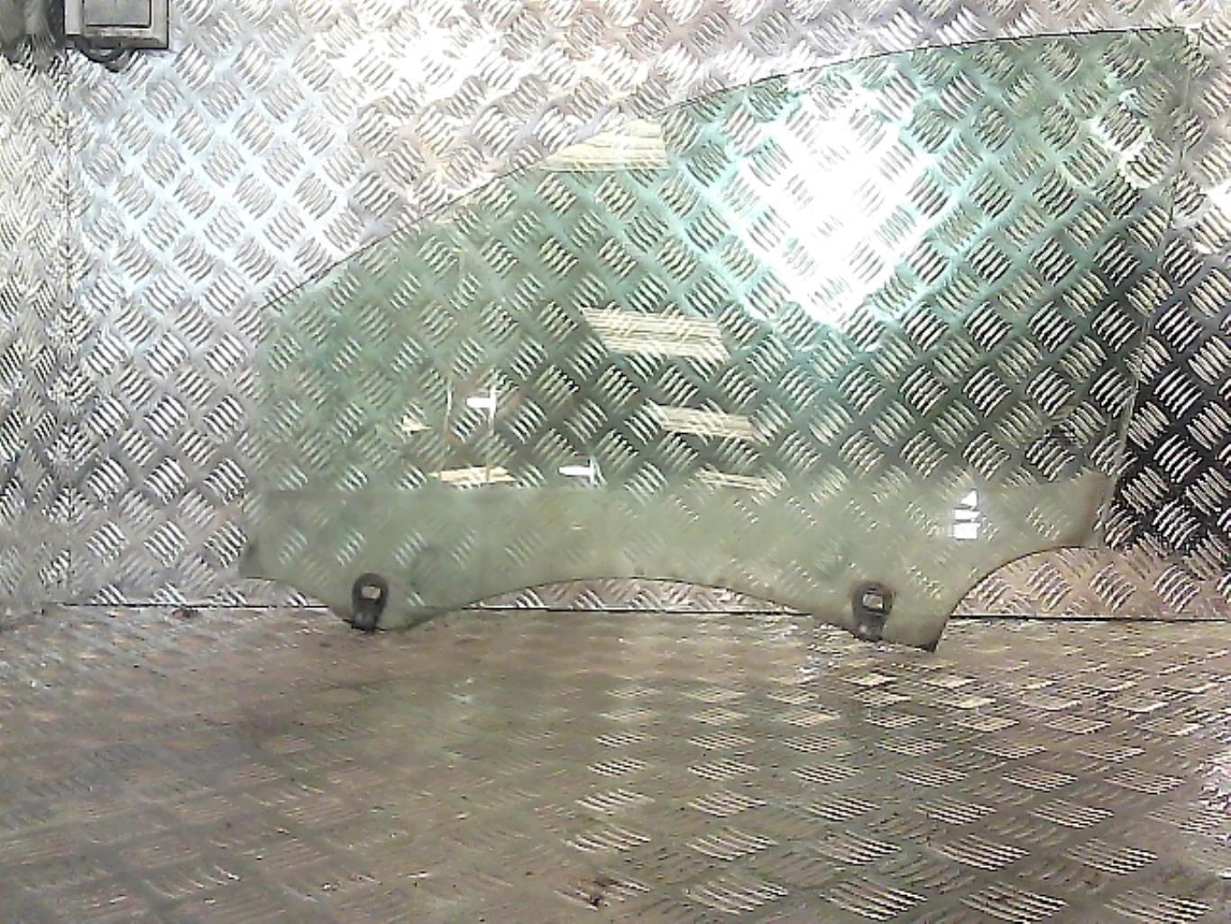 Vitre avant gauche RENAULT CLIO 3 PHASE 2 Diesel - 1