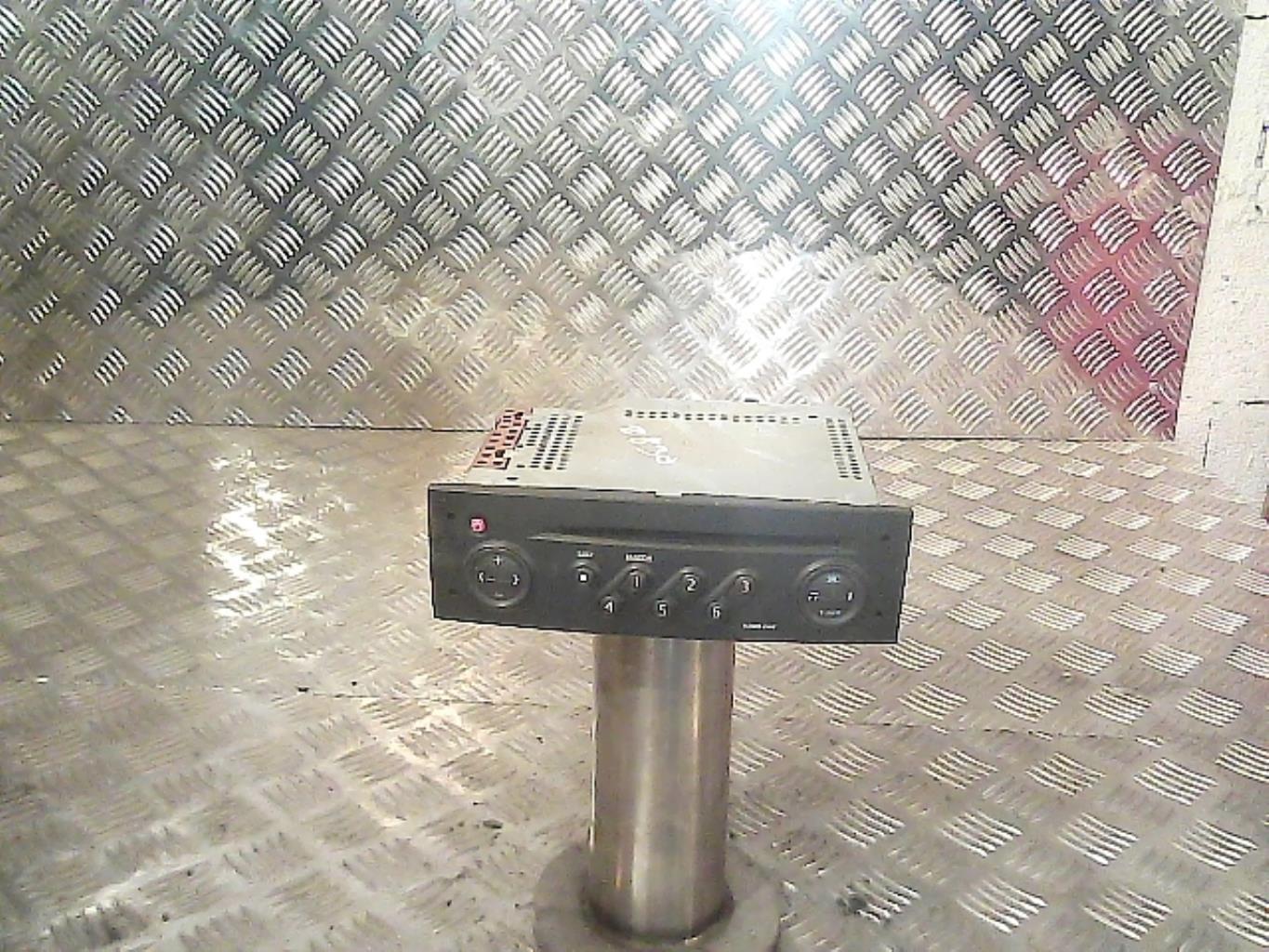 Autoradio d'origine RENAULT MEGANE 2 PHASE 1 Diesel - 1