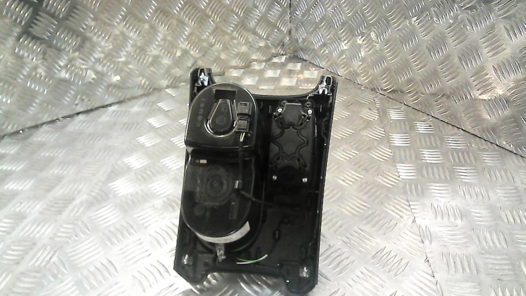 Commande GPS MERCEDES CLASSE A 176 PHASE 1 Essence - 1