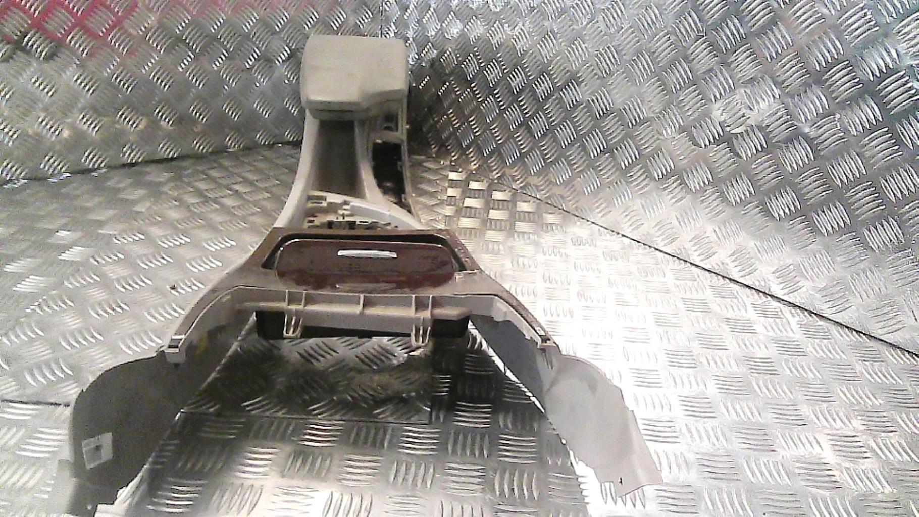 Console central (interieur plastique) BMW SERIE 1 E87 PHASE 2 Diesel - 1