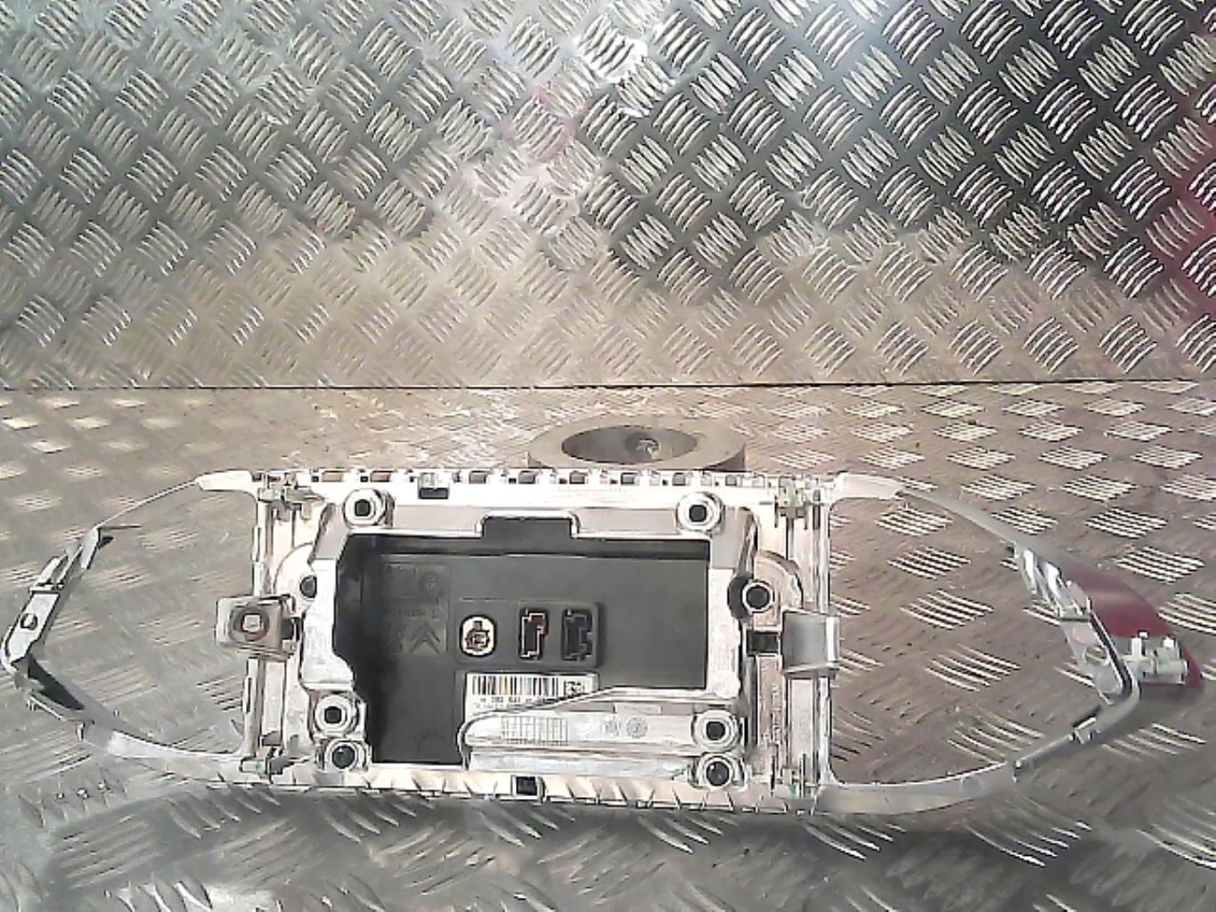 Ecran GPS PEUGEOT 308 2 PHASE 1 Essence - 1
