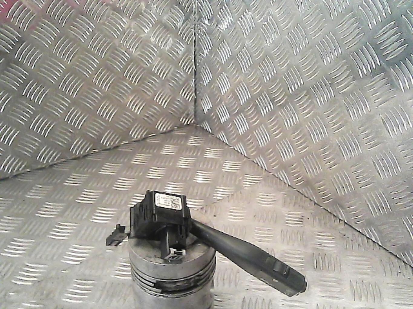 Commodo d'essuie glaces VOLKSWAGEN TOURAN 1 PHASE 2 Diesel - 1
