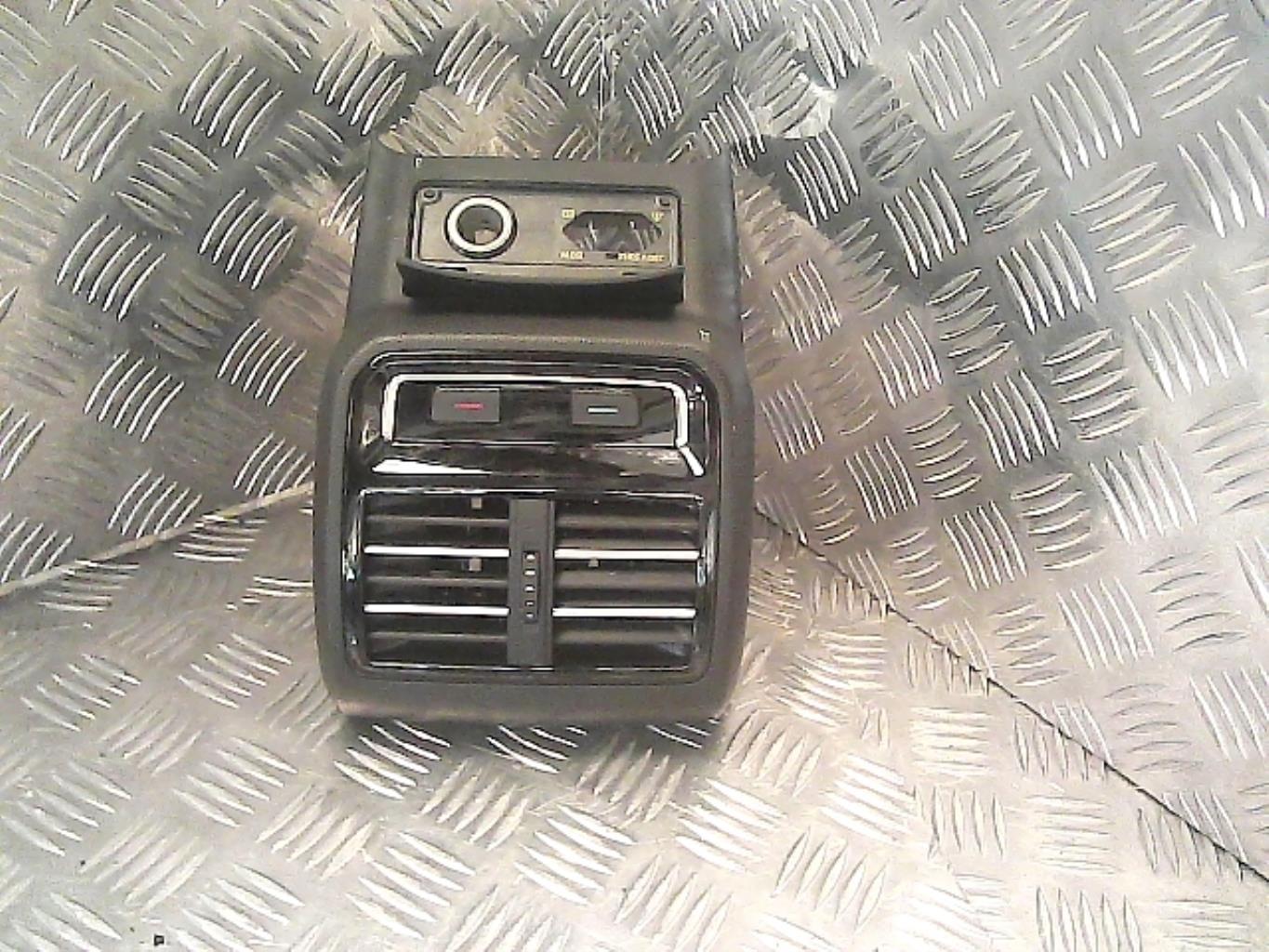 Console central (interieur plastique) VOLKSWAGEN PASSAT 7 PHASE 1 Diesel - 1