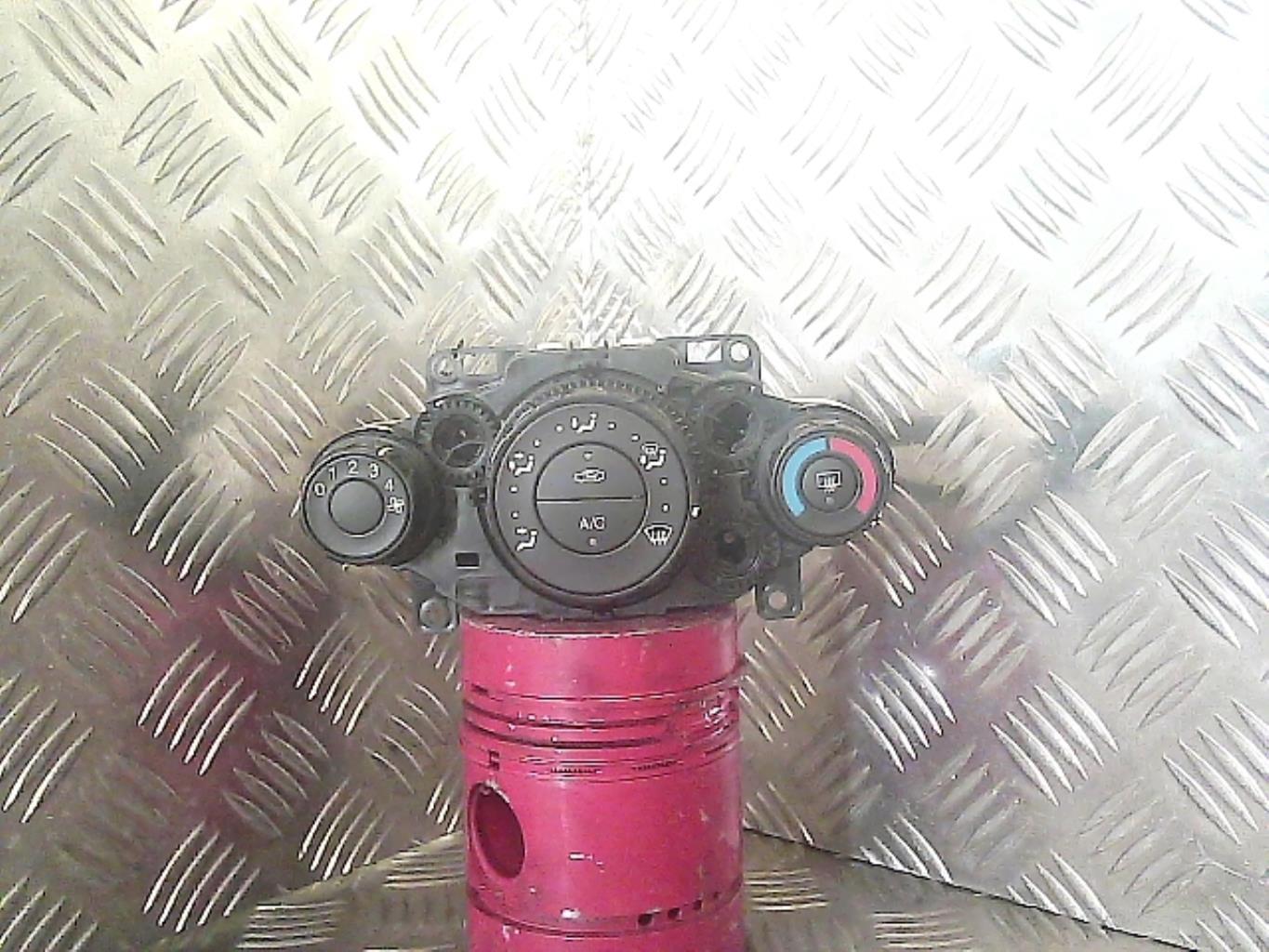 Commande chauffage FORD FIESTA 6 PHASE 1 Essence - 1