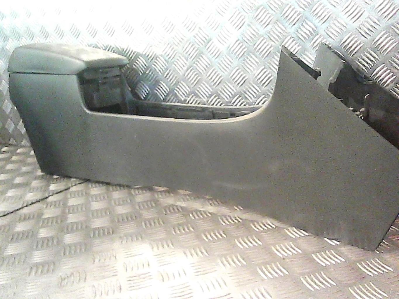 Console central (interieur plastique) MAZDA 3 1 PHASE 2 Diesel - 1
